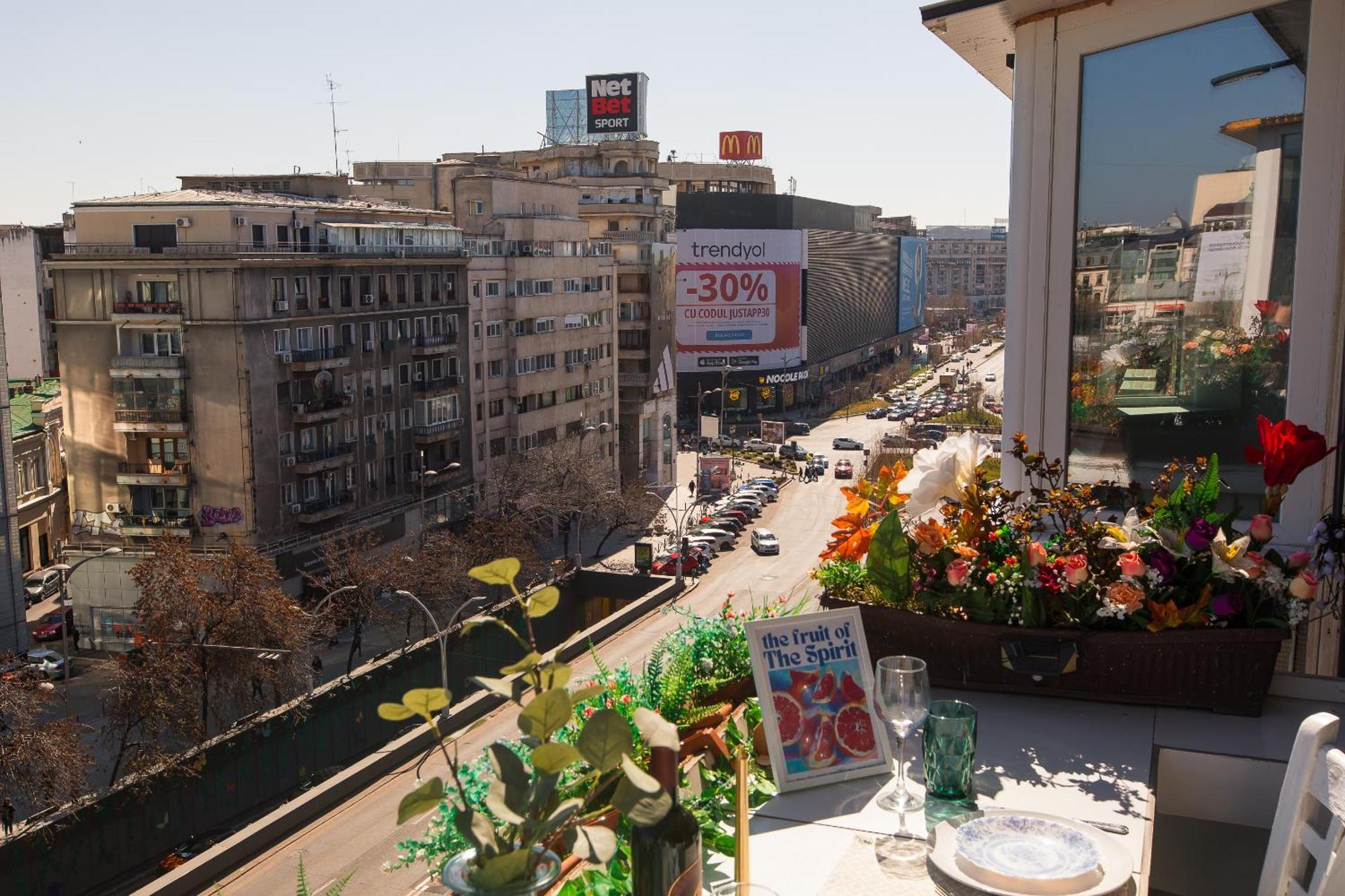Old Town Apartment With Amazing View From The Balcony Βουκουρέστι Εξωτερικό φωτογραφία